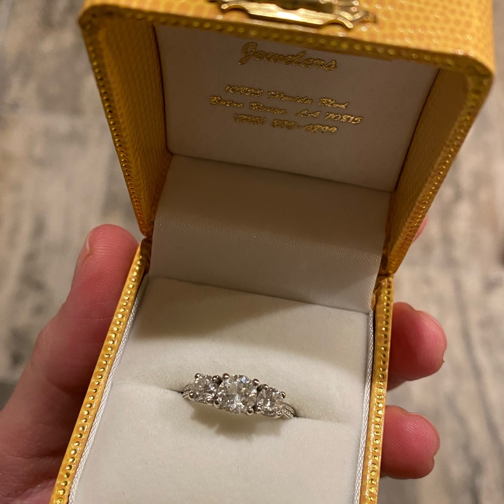 VINTAGE STYLE ENGAGEMENT DIAMOND RING - Picture 6 of 8